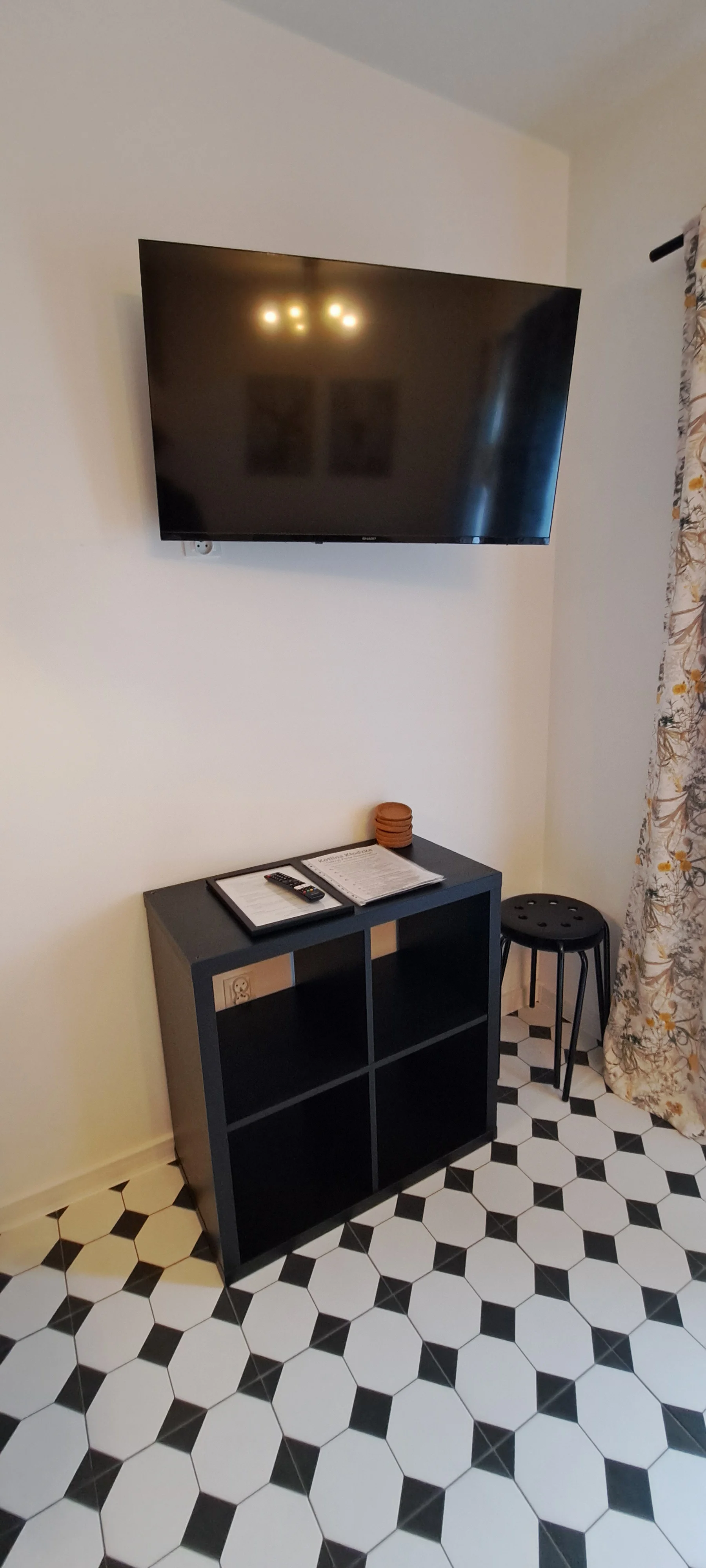 Domek pod Sosnową Górą 2, Kominek, TV, Wygodna sofa, Wnętrza, Noclegi Żelazno, Kotlina Kłodzka, Góry, Sudety, Wypoczynek